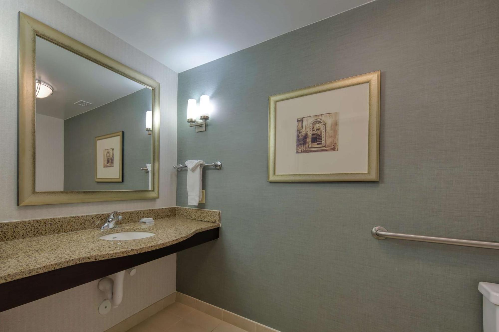 Hilton Garden Southpoint 3* Durham